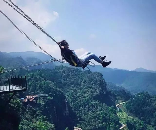 中国最美最刺激的10座玻璃桥，敢约吗？