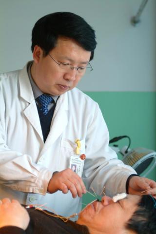 妙手沉疴起，永远有“针”情