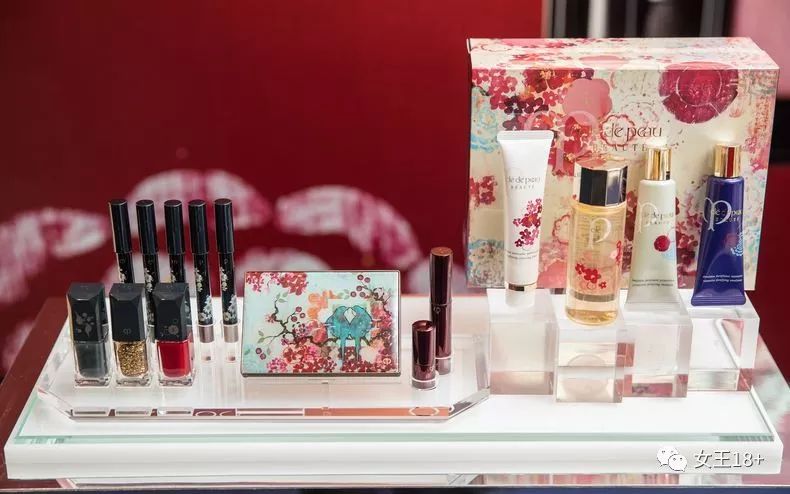 2020年最火的圣诞彩妆套装,今年圣诞节限定彩妆