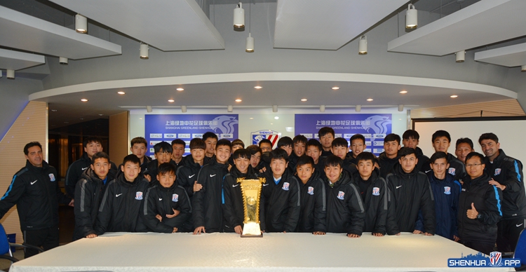 绿地申花U17梯队瞻仰*共中**一大会址不忘初心开启新征程