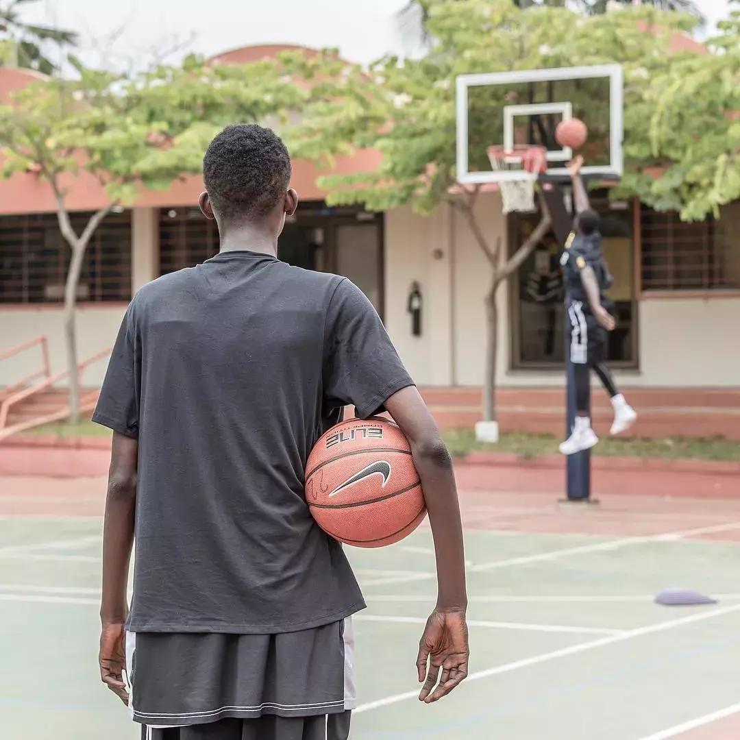 射手怎么跑位和防守,篮球射手怎么和防守拉开距离