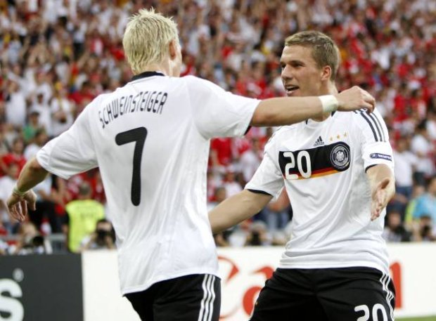 熟悉的足球明星都渐渐离我们远去,那些离我们远去的足球运动员