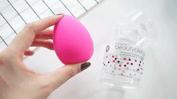 脸上不上妆浮粉什么原因,化妆脸上起皮浮粉卡粉怎么办