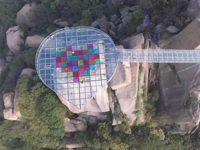 中国最美最刺激的10座玻璃桥，敢约吗？