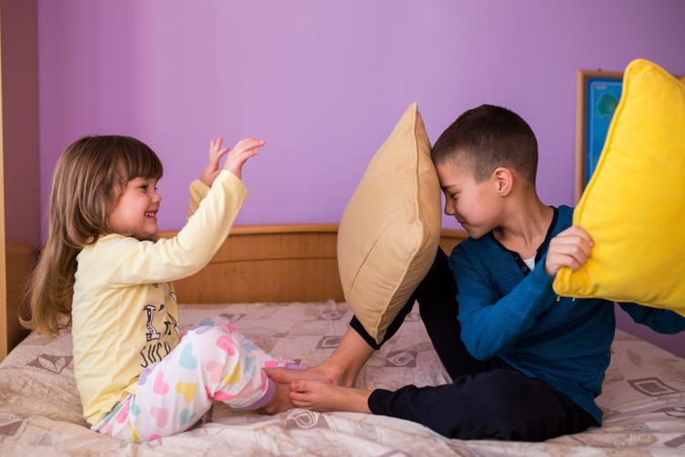 家长反映孩子在幼儿园被同学打了,孩子被冤枉老师告状家长怎么反击