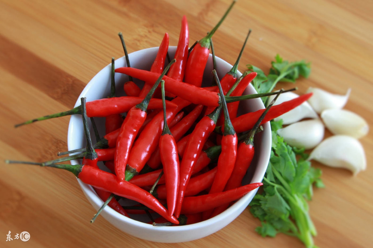 怀孕后特别喜欢吃辣怎么办,孕妇吃辣子太辣了会不会辣到宝宝