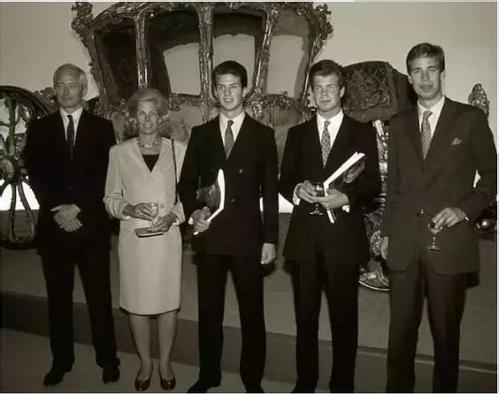 全球最富有的10个国王,世界上最富有的皇室排名