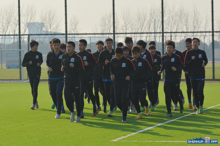 绿地申花U17梯队瞻仰*共中**一大会址不忘初心开启新征程