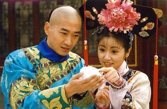 2017年娱乐圈大事件频发！薛之谦一落千丈，何洁快被击垮？