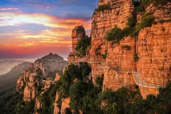 中国最美最刺激的10座玻璃桥，敢约吗？