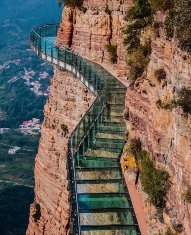 中国最美最刺激的10座玻璃桥，敢约吗？