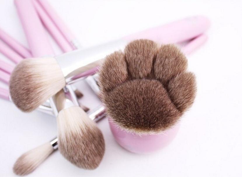 佛系/硬撩/吸猫/戏精……你用的化妆品限制了你的想象力吗？