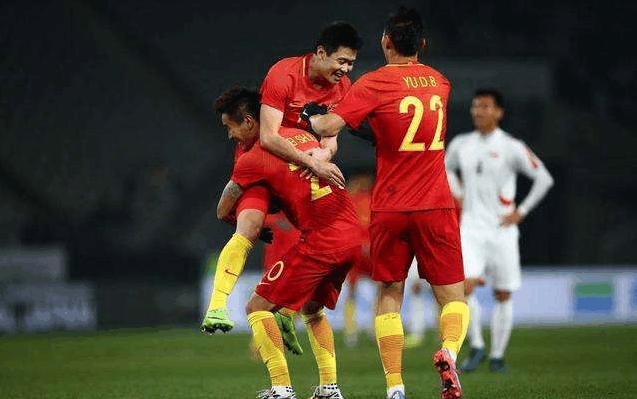 中国足球裁判赛后被打,中国足球骂裁判之名场面