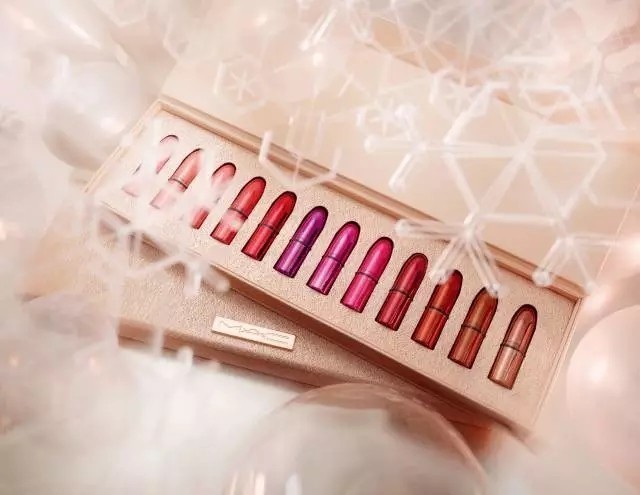 最后提醒一下各位男朋友们：仙女们的圣诞应该这样过！