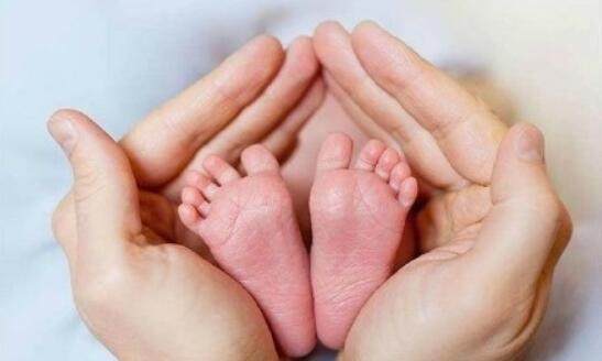 22周胎儿脚在宫颈口,26周胎儿脚在宫颈口