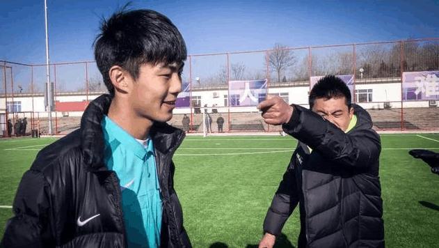 中国足球裁判赛后被打,中国足球骂裁判之名场面