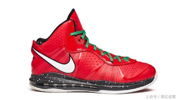 杜兰特和科比球鞋,科比姿势变化