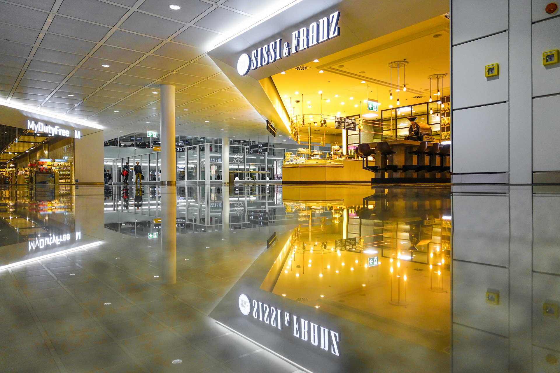 乘坐飞机时，葡萄酒或白酒该怎么带呢？