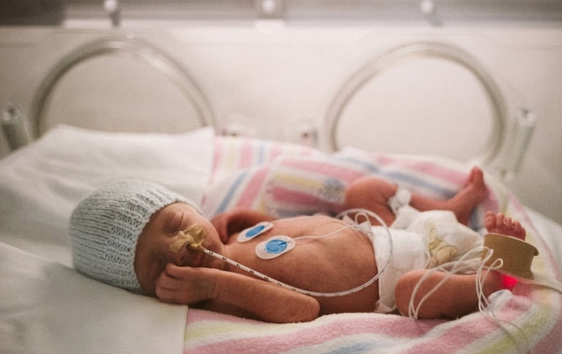 22周胎儿脚在宫颈口,26周胎儿脚在宫颈口