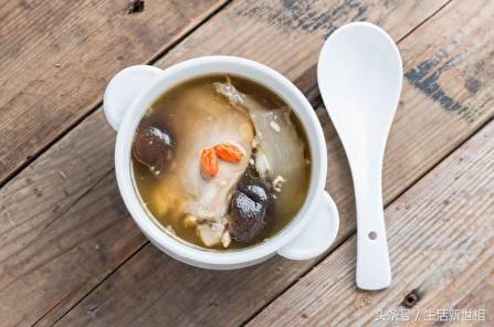 冬天冻感冒了吃什么药,冬天感冒喉咙疼怎么缓解