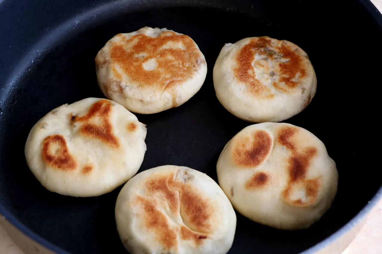 用包饺子剩的面做面食,包饺子剩的皮怎么处理