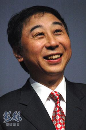 民革中央副主席冯巩，那些年他在春晚上的经典段子还记得么？