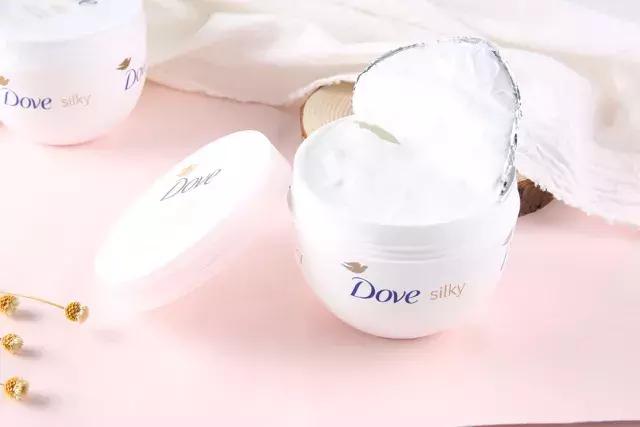 一个月两千块钱的工资买的化妆品,一个月2000块钱想买的东西很多