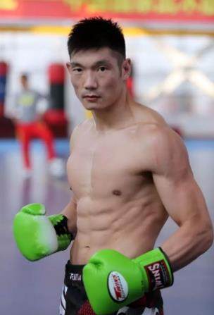 在中国只有他有资格与“美丽死神”阿尔图路‧奇斯辛柯一战