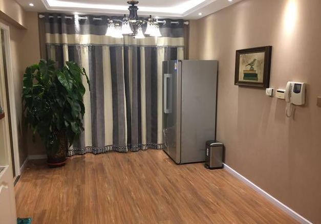 老公非要在客厅挖个地窖,客厅免打孔简易隔断