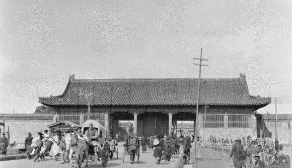 百感交集涌上心头,百感交集和感慨万千