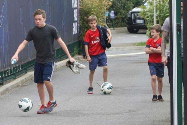 鐘瑰お浜鸿偛鍎跨粡瀹屾暣瑙嗛,鐘瑰お浜鸿偛鍎跨粡鍦ㄧ嚎闃呰
