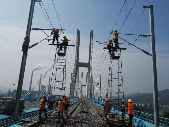 备战渝贵铁路蚂蚁“精神”的书写者