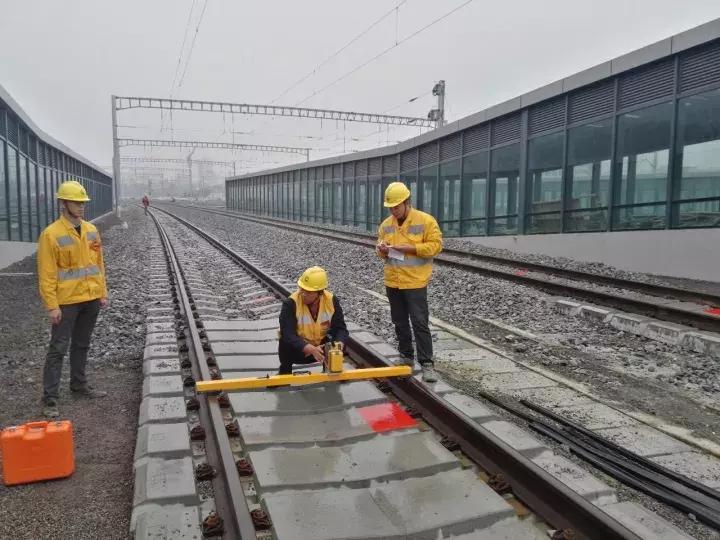 备战渝贵铁路蚂蚁“精神”的书写者