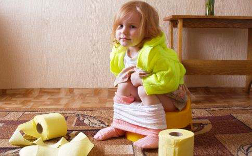 宝宝快3岁了还不会自己尿尿，你别再骂了！