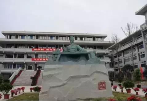 成都这些热门初中怎样才能入读？先来听听其他家长是如何评价的！