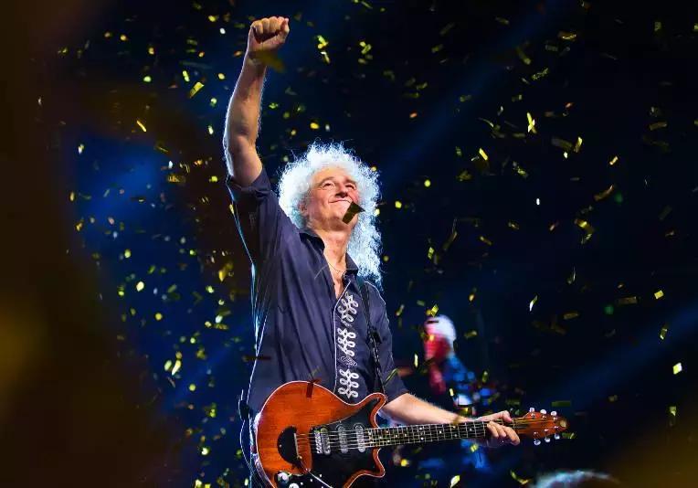 如何写一首能被载入史册的世界性歌曲？