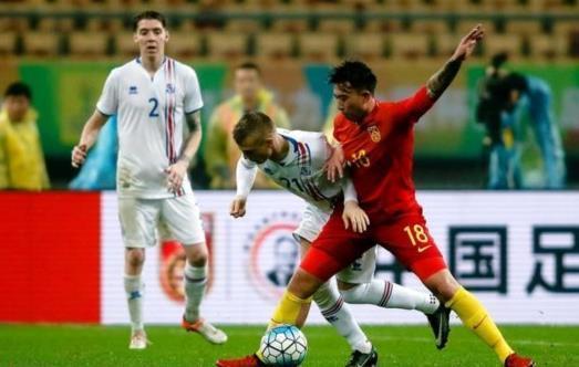 同样是在场上漫步，梅西被赞合理分配体能，而他却断送了职业生涯