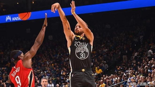 库里圣诞球衣,库里圣诞版球衣