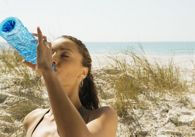 剧烈运动后抽搐是什么病,剧烈运动后能大量饮水会昏厥吗