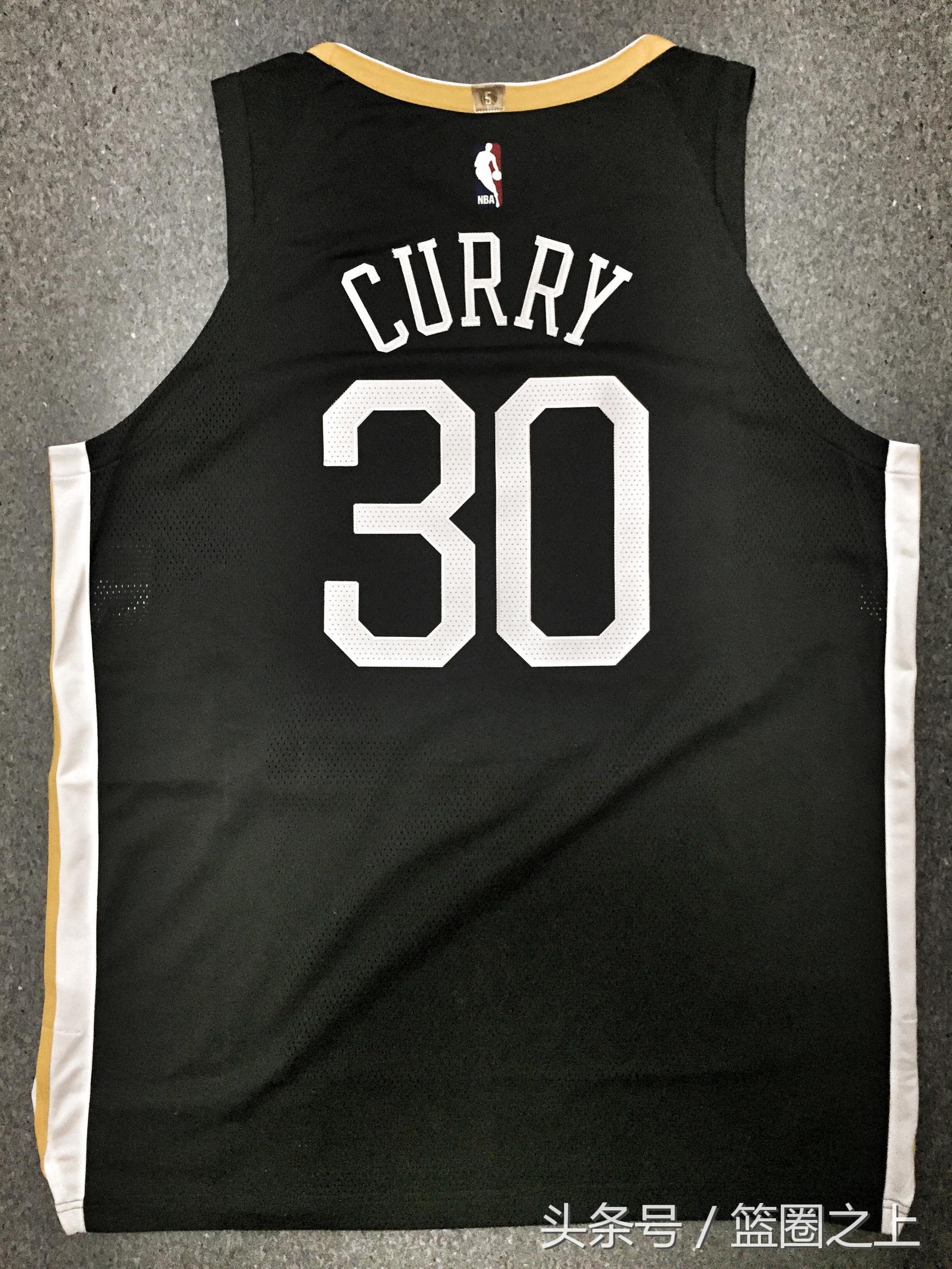 库里圣诞球衣,库里圣诞版球衣