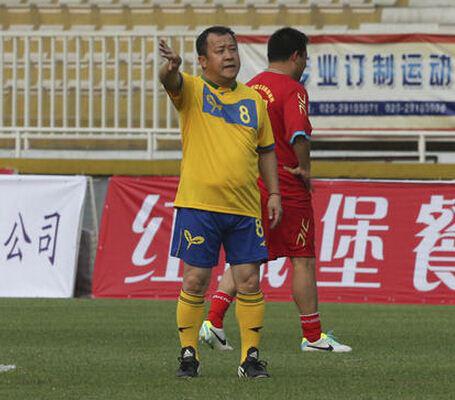 比潘长江还矮的人有多漂亮,比曾志伟还矮的香港明星