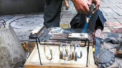 铜质硬币去锈斑,硬币可不可以用来做首饰