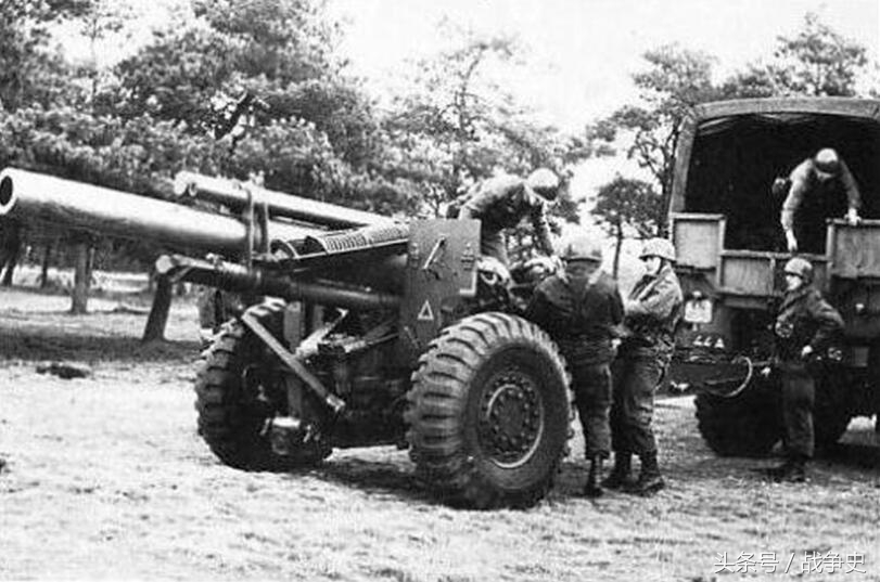 美军复仇日本第一战,美军105mm榴弹炮轰击日军