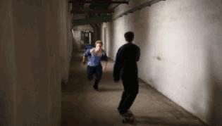 这根本不是摄影师，我觉得这可以跟奥运冠军比拼了！