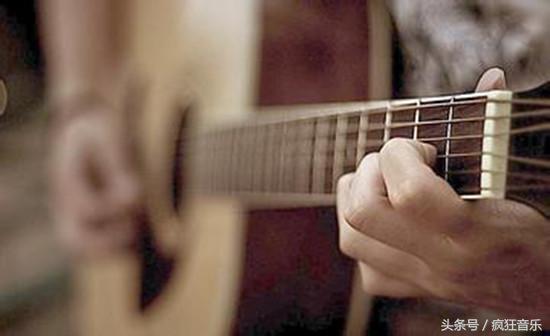 如何挑选吉他的正确方法,吉他入门如何正确挑选合适的吉他