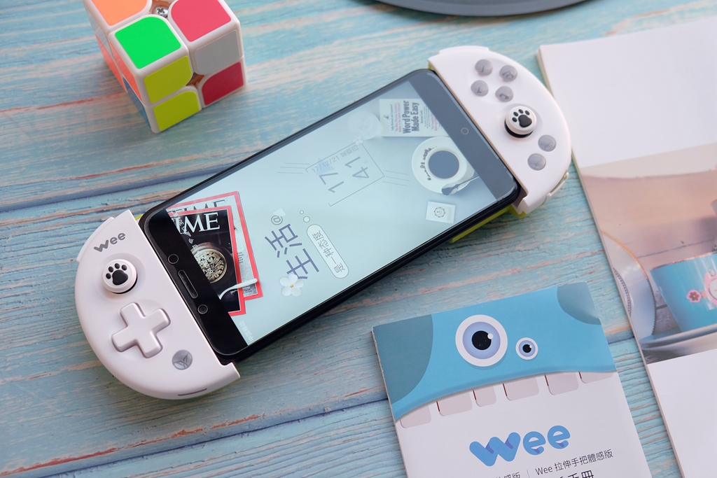 用触摸屏打游戏的朋友可以放下了，被229元手柄的体感震撼到了