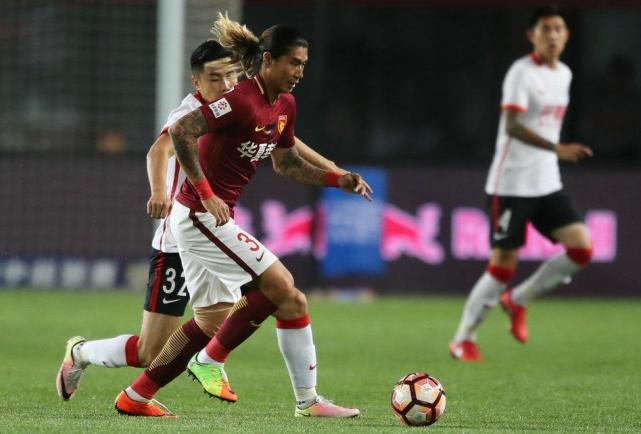 足球十大纹身最多球员,中超纹身球员