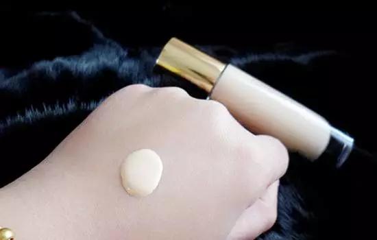 ysl羽毛恒久粉底液b20,ysl粉底液逆龄超模