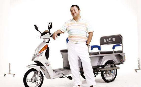 比潘长江还矮的人有多漂亮,比曾志伟还矮的香港明星