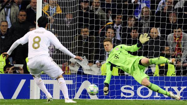 用物理的角度看世界,看足球比赛的情景